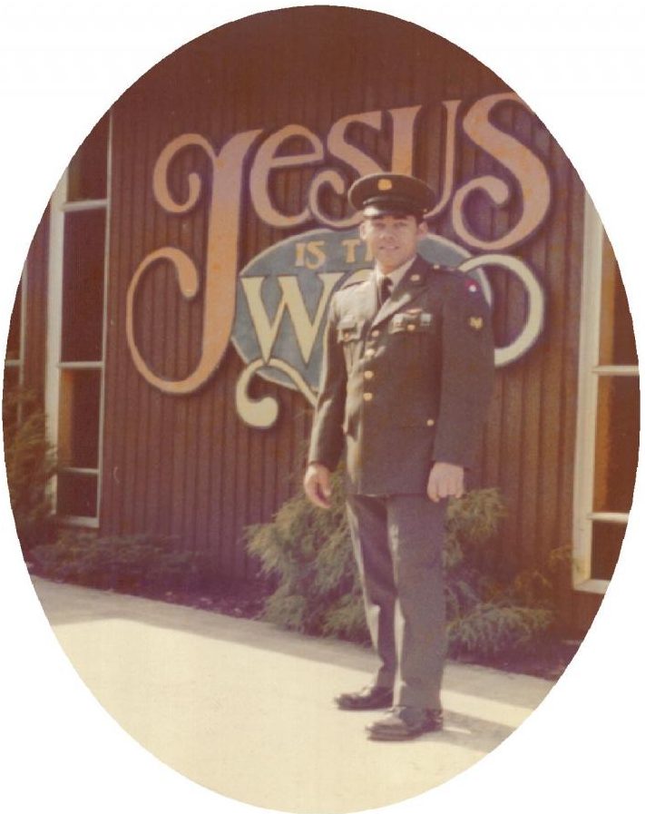 Pastor Hunt army photo